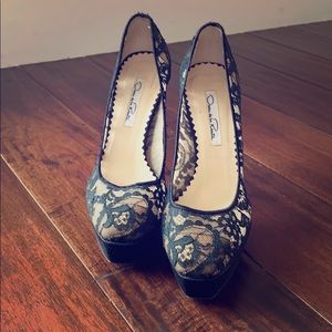 Oscar de la Renta lace square toe heels